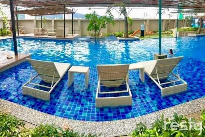 Horizon 101 A4 Near Robinson Mall Free Pool Wifi Cebu Buitenkant foto