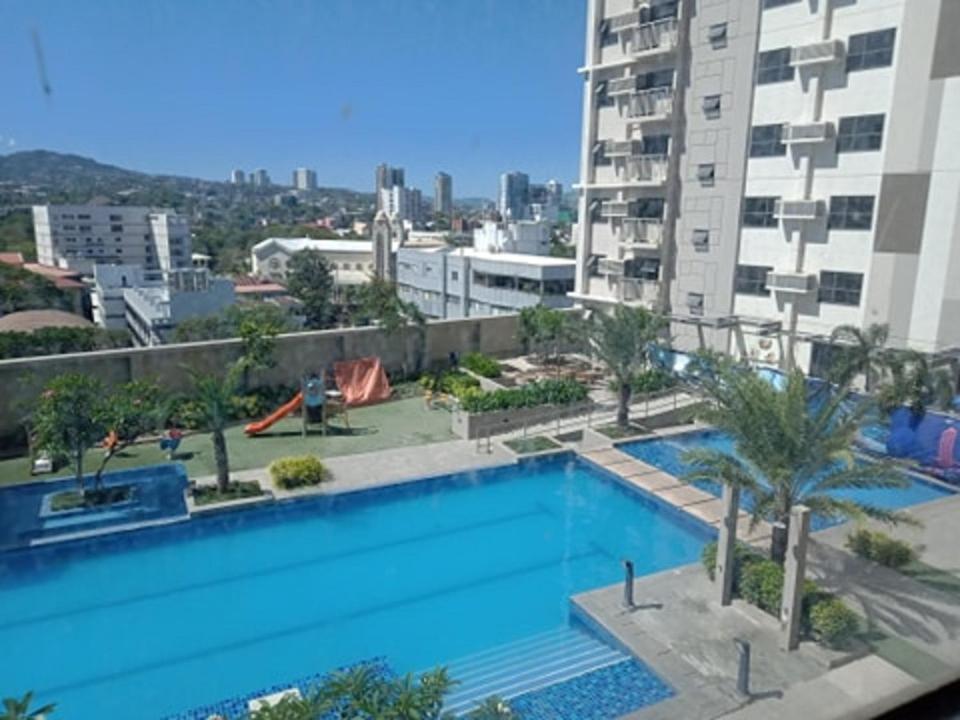 Horizon 101 A4 Near Robinson Mall Free Pool Wifi Cebu Buitenkant foto
